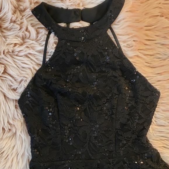 Black dress - Picture 3 of 5